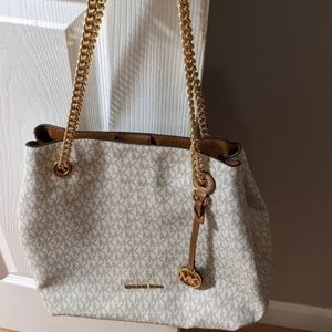 Michael Kors Jet Set Bag